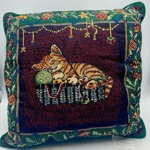 18” Green Red Gold Tapestry Throw Pillow Tabby Cat/Kitten Asleep In Woven Basket